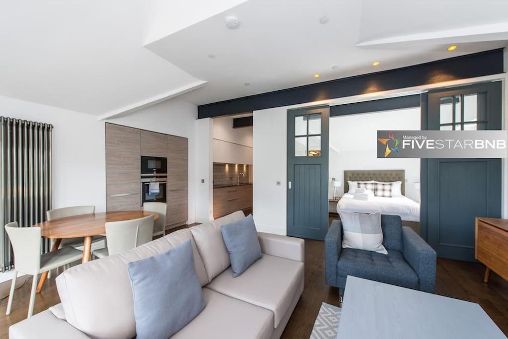 Cool Urban Apartment With Stunning Castle Views EDI Exteriér fotografie