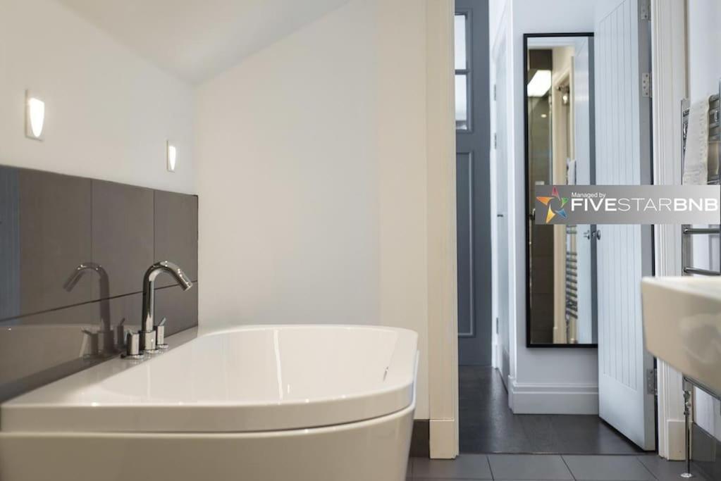 Cool Urban Apartment With Stunning Castle Views EDI Exteriér fotografie