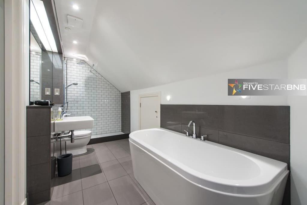 Cool Urban Apartment With Stunning Castle Views EDI Exteriér fotografie